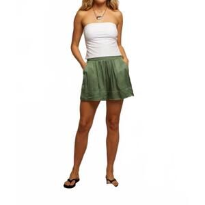 NEW PERFECTWHITETEE colette satin pull on short in aloe